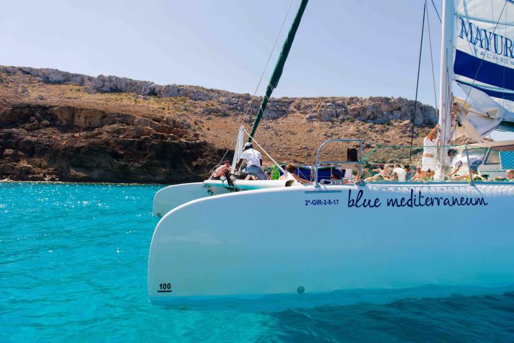 Disfruta de Mallorca a bordo de nuestro catamarán o velero